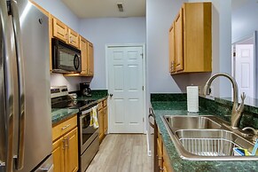 Condo w/ Pool Access ~ 2 Mi to Rehoboth Beach!