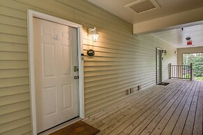 Condo w/ Pool Access ~ 2 Mi to Rehoboth Beach!