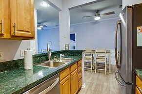 Condo w/ Pool Access ~ 2 Mi to Rehoboth Beach!