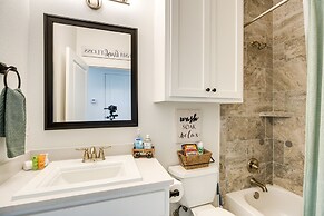 Updated New Braunfels Home w/ Fire Pit!