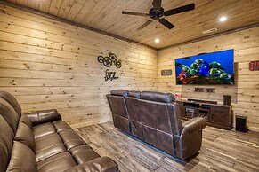 Luxury Sevierville Cabin w/ Private Hot Tub!