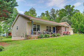 Lakefront Home w/ Hot Tub - 15 Mi to Dollywood!