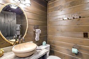 Upscale Sevierville Cabin w/ Hot Tub & Views!