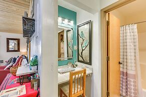 Ski-in Red River Retreat: Balcony, Mountain Views!