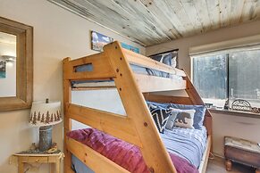 Ski-in Red River Retreat: Balcony, Mountain Views!