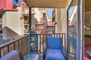 Ski-in Red River Retreat: Balcony, Mountain Views!