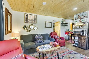 Ski-in Red River Retreat: Balcony, Mountain Views!