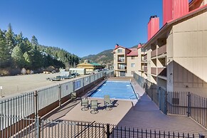 Ski-in Red River Retreat: Balcony, Mountain Views!