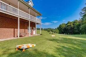 Serene Sevierville Getaway - 6 Mi to Dollywood!