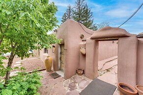 Beautiful Historic Adobe Home ~ 3 Mi to Taos Plaza