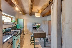 Beautiful Historic Adobe Home ~ 3 Mi to Taos Plaza