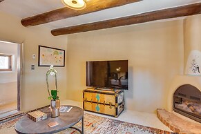 Beautiful Historic Adobe Home ~ 3 Mi to Taos Plaza
