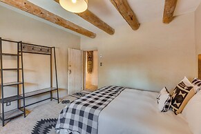 Beautiful Historic Adobe Home ~ 3 Mi to Taos Plaza