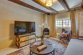 Beautiful Historic Adobe Home ~ 3 Mi to Taos Plaza