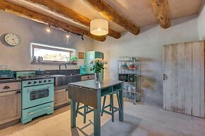 Beautiful Historic Adobe Home ~ 3 Mi to Taos Plaza