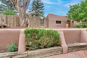 Beautiful Historic Adobe Home ~ 3 Mi to Taos Plaza