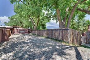 Historic Millicent Rogers Guest House w/ Hot Tub