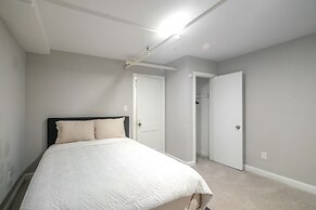 Washington, DC, Area Apartment < 2 Mi to Subway!