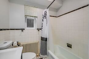 Washington, DC, Area Apartment < 2 Mi to Subway!
