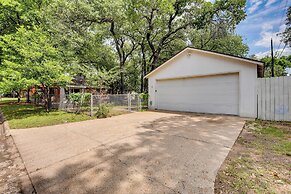 ~ 4 Mi to Fort Worth Stockyards: River Oaks Home!