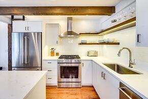 Walk to Main St & Lifts: Ketchum Townhouse!