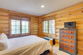 Ski-in/ski-out Mountain Village Condo w/ Hot Tub!