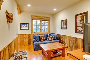Ski-in/ski-out Mountain Village Condo w/ Hot Tub!