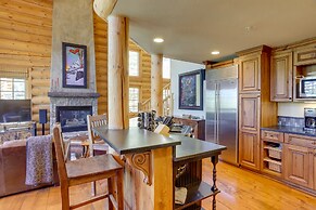 Ski-in/ski-out Mountain Village Condo w/ Hot Tub!