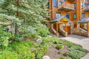 Ski-in/ski-out Mountain Village Condo w/ Hot Tub!