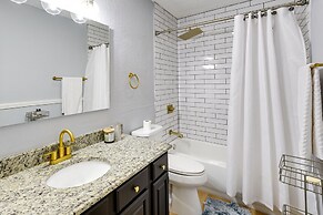 Charming Fort Worth Home - 12 Mi to Downtown!