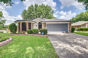 Charming Fort Worth Home - 12 Mi to Downtown!