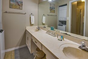 Miramar Beach Rental w/ Pool Access & Golf Course!