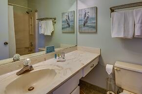 Miramar Beach Rental w/ Pool Access & Golf Course!