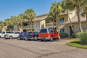 Miramar Beach Rental w/ Pool Access & Golf Course!