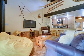 Convenient Kings Beach Condo: 1 Mi to Lake Tahoe!