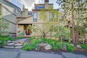 Convenient Kings Beach Condo: 1 Mi to Lake Tahoe!