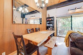 Convenient Kings Beach Condo: 1 Mi to Lake Tahoe!
