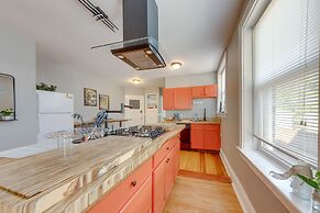 Inviting St Louis Apartment - Great Location!