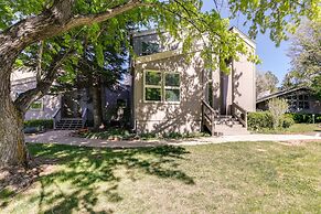 6 Mi to Downtown: Flagstaff Townhome w/ Deck