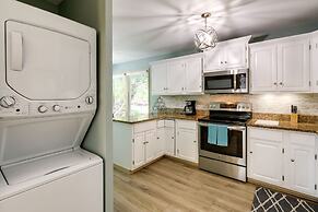 6 Mi to Downtown: Flagstaff Townhome w/ Deck