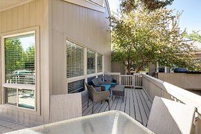 6 Mi to Downtown: Flagstaff Townhome w/ Deck