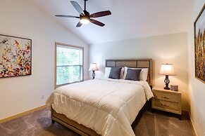 6 Mi to Downtown: Flagstaff Townhome w/ Deck