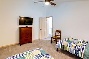 6 Mi to Downtown: Flagstaff Townhome w/ Deck