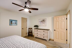 6 Mi to Downtown: Flagstaff Townhome w/ Deck