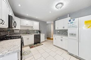 Inviting St Louis Home w/ Deck Near Forest Park!