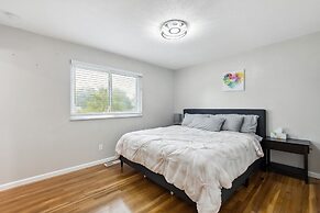 Inviting St Louis Home w/ Deck Near Forest Park!