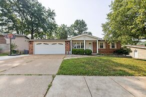 Inviting St Louis Home w/ Deck Near Forest Park!
