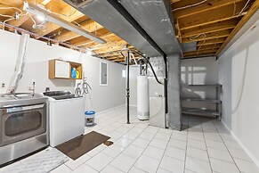 Inviting St Louis Home w/ Deck Near Forest Park!