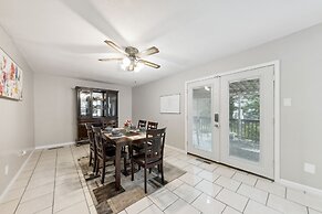 Inviting St Louis Home w/ Deck Near Forest Park!