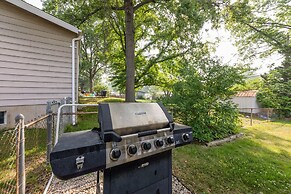 Inviting St Louis Home w/ Deck Near Forest Park!